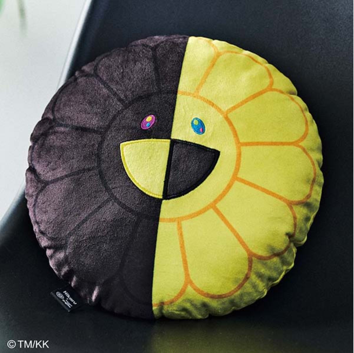 TM × HIKARU Flower Cushion 60cm 村上隆